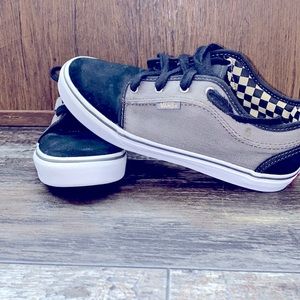 Youth unisex vans size 5.5 in EUC!!!